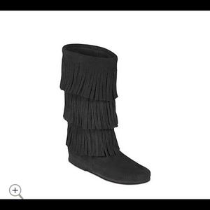Minnetonka Women's Calf Hi 3-Layer Fringe Boots